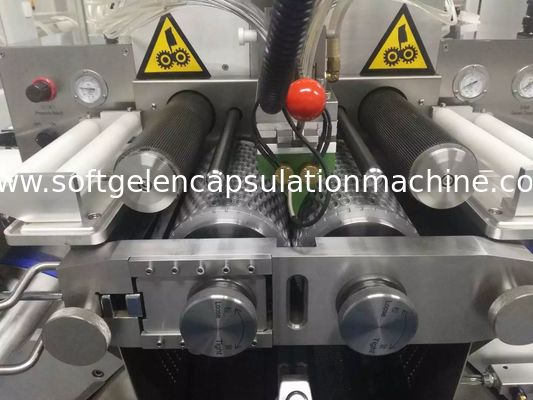 Mesin Enkapsulasi Softgel Medis Skala Besar 20kw Untuk produksi softgel dan painball Dengan PLC Dan Layar Sentuh