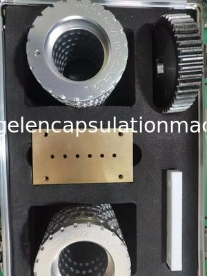 4 "6" 8 "10" Dice Roller Capsule Mould Multi Rongga Untuk Mesin Enkapsulasi Softgel